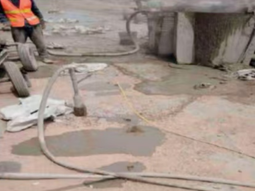 翁牛特水泥混凝土路面板底注浆技术 路面脱空注浆整治方案